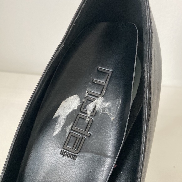 Moda Fire Black Pumps - Picture 7 of 9